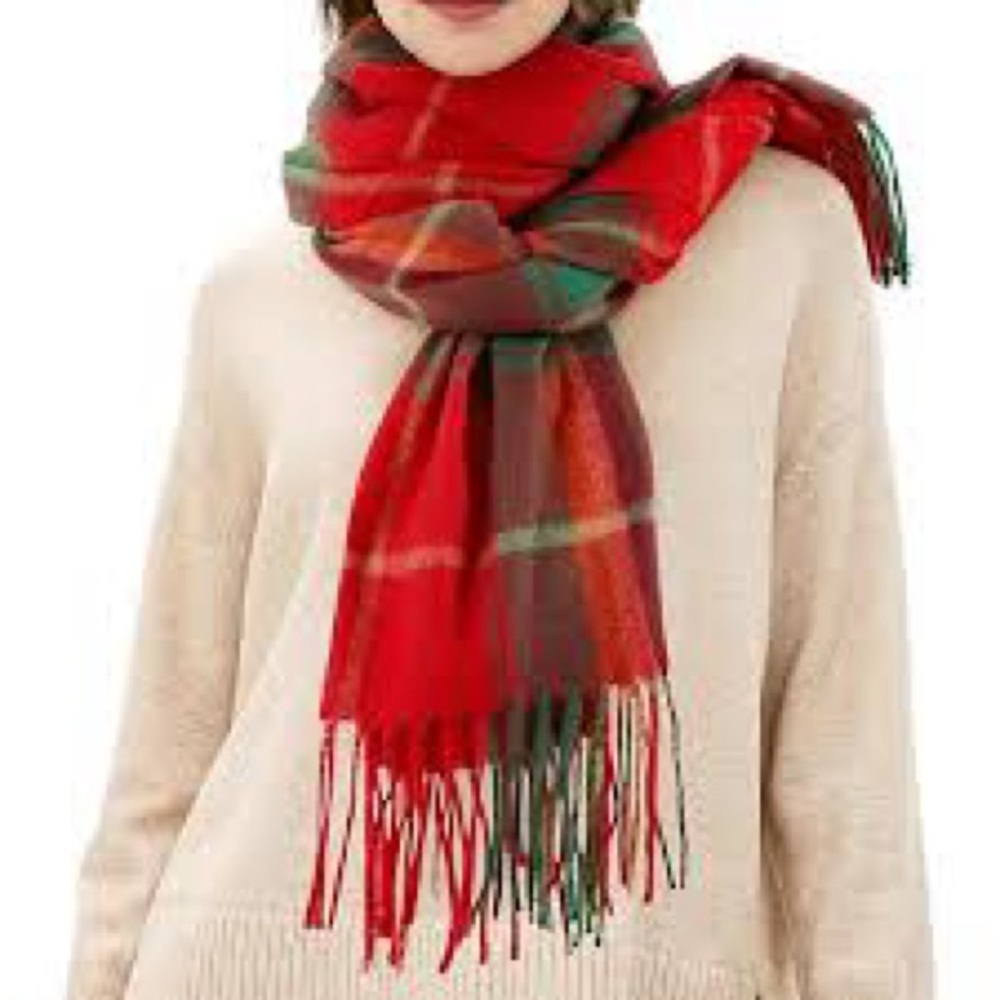 NWOT Luxury Red & Green Plaid Extra Wide Scarf/Shawl with Fringe. Unisex.